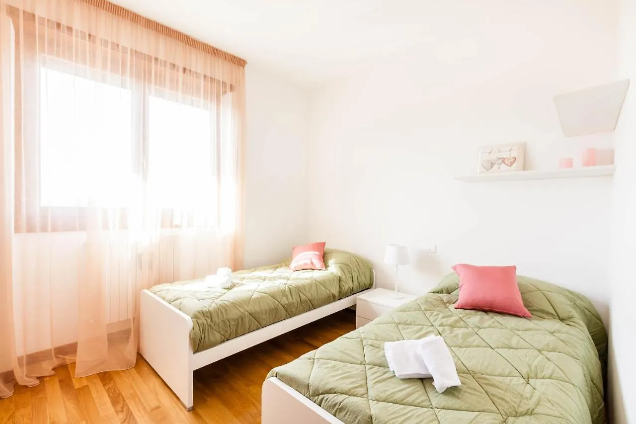 Apartment Ferienwohnung Attico Ai Cedri Verona Italien