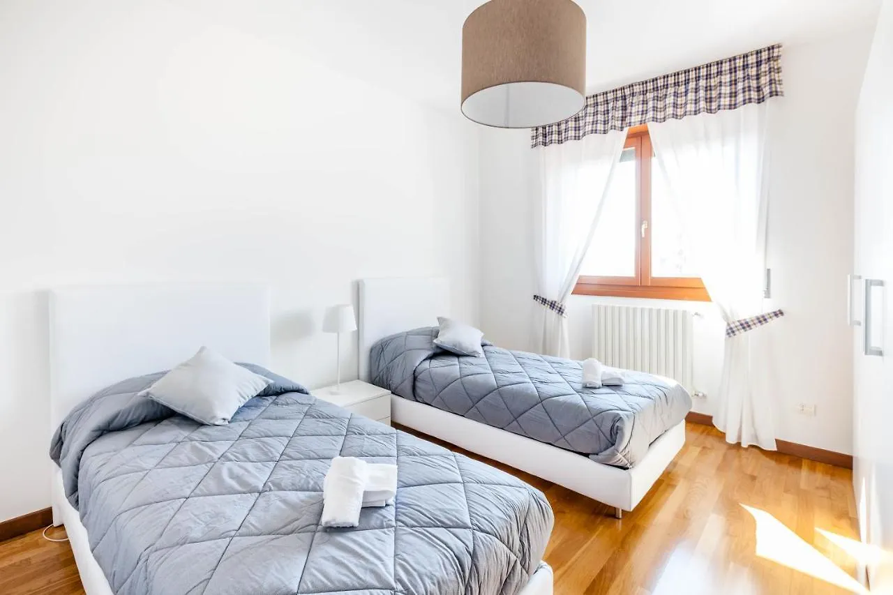 Ferienwohnung Attico Ai Cedri Verona Italien